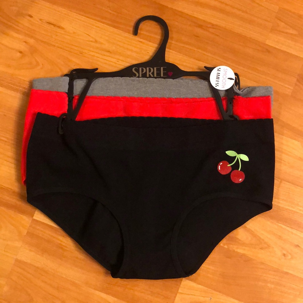 Set of three - woman’s hipster panties